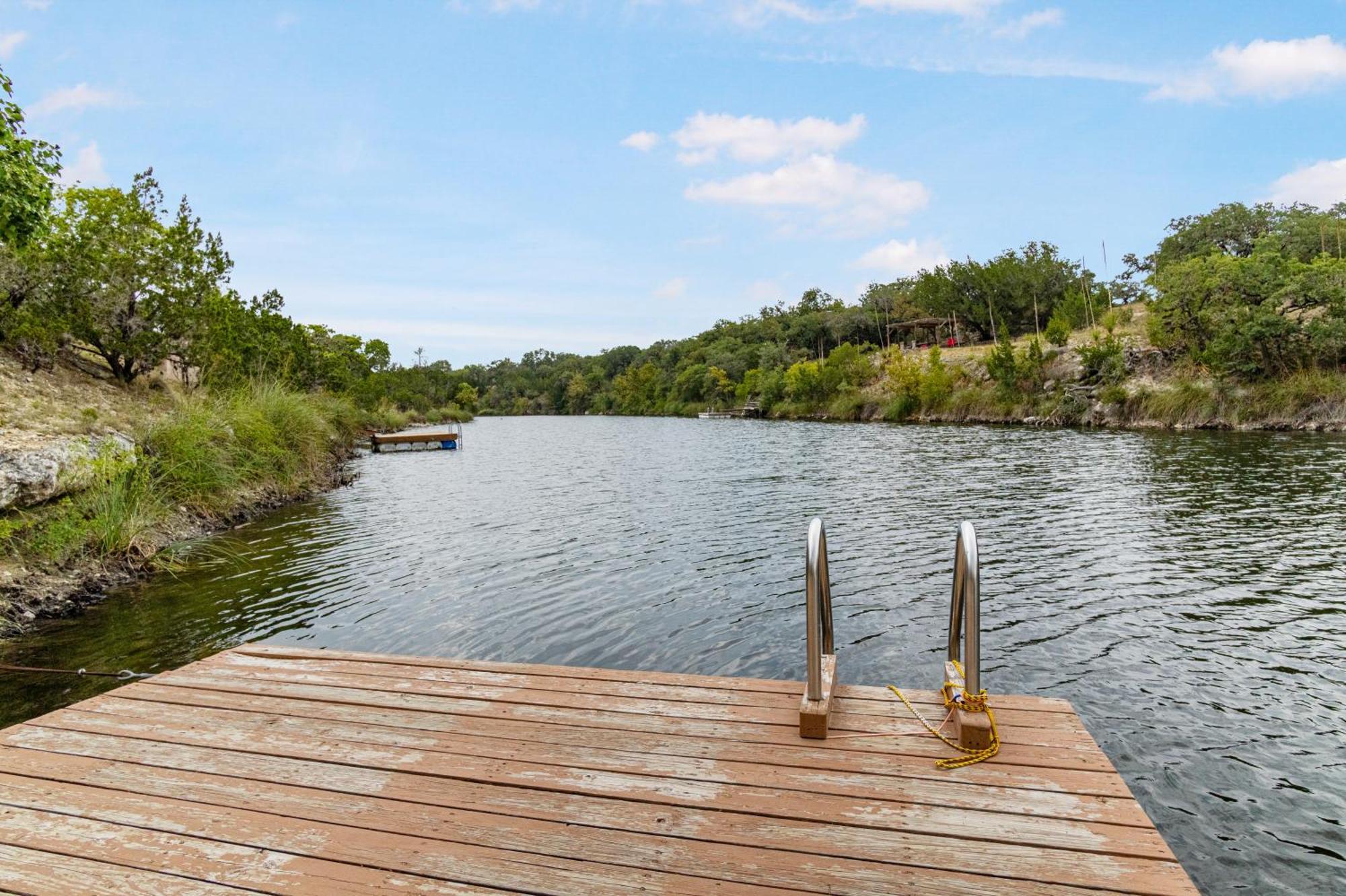 Hondo Creek Hideaway Hotel Tarpley Exterior photo